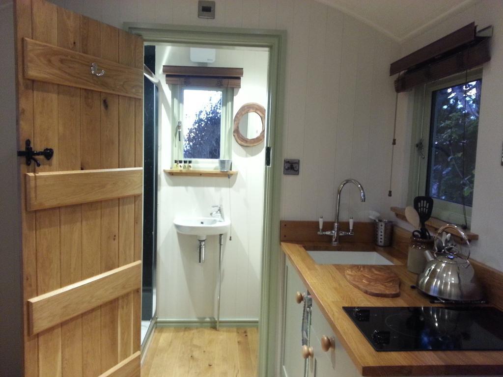 Вилла The Farm Hut Бармут Экстерьер фото